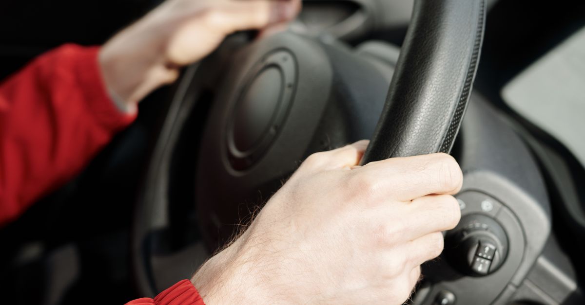 How Manual Driving Experience Enhances Road Safety Skills