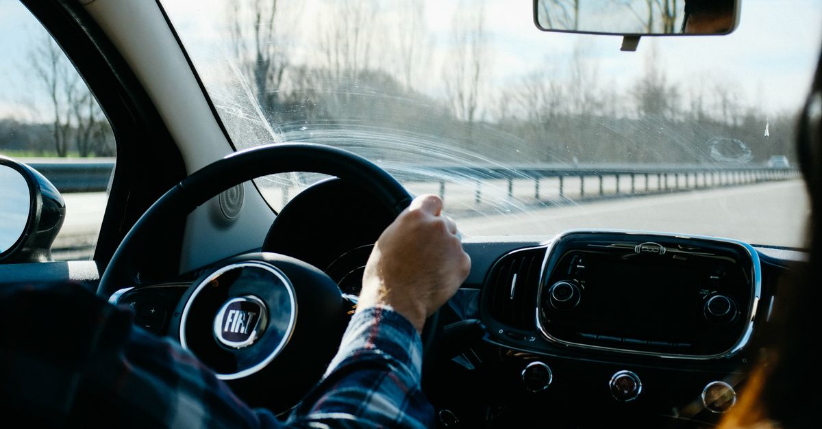 The Benefits of Learning Manual Transmission for New Drivers