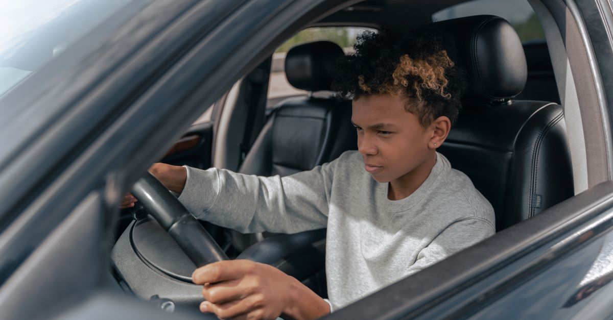 Understanding Headlight Use and Night Driving Safety